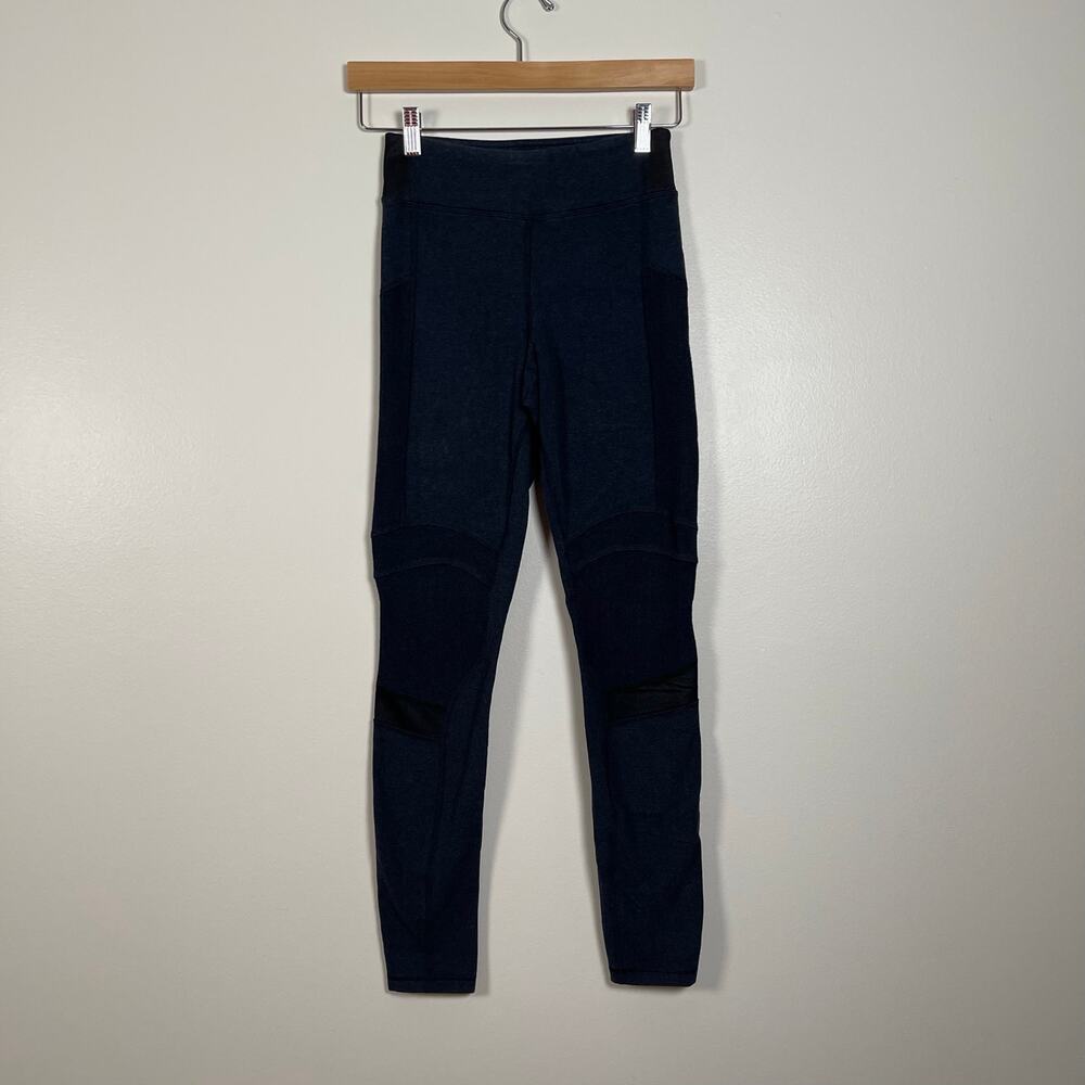 Lululemon • Blue Gray Leggings Black Detail Ribbed Lines